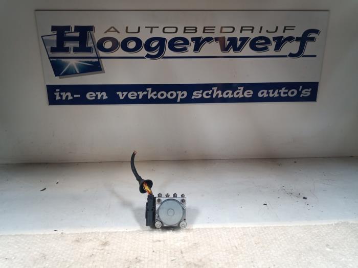Gebruikte ABS Pomp Renault Clio III (BR/CR) 1.6 16V Prijs € 50,00 Margeregeling aangeboden door Autobedrijf Hoogerwerf