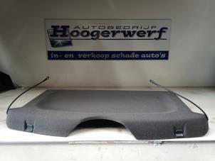 Gebruikte Hoedenplank Opel Corsa C (F08/68) 1.2 16V Prijs € 20,00 Margeregeling aangeboden door Autobedrijf Hoogerwerf