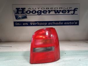 Gebruikte Achterlicht rechts Audi A4 (B5) 1.6 Prijs € 30,00 Margeregeling aangeboden door Autobedrijf Hoogerwerf