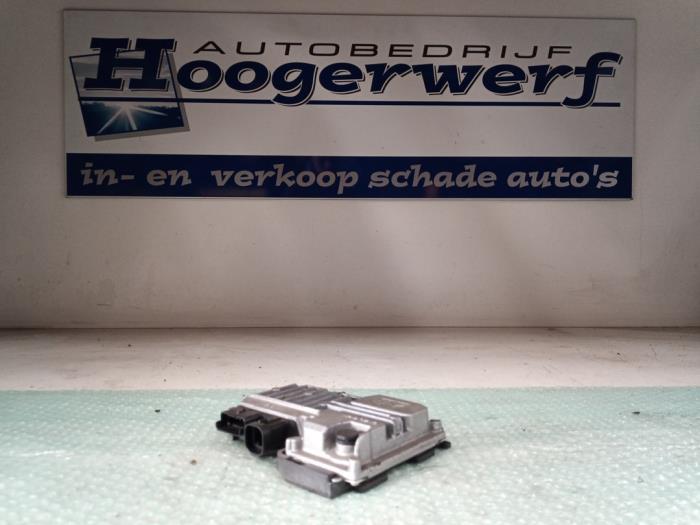 Gebruikte Start/Stop computer Peugeot 2008 (CU) 1.2 Vti 12V PureTech 82 Prijs € 70,00 Margeregeling aangeboden door Autobedrijf Hoogerwerf