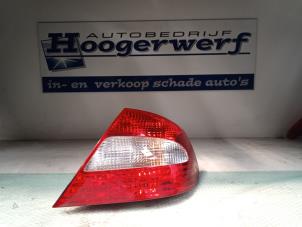 Gebruikte Achterlicht rechts Mercedes CLK (R209) 3.5 350 V6 18V Prijs € 50,00 Margeregeling aangeboden door Autobedrijf Hoogerwerf