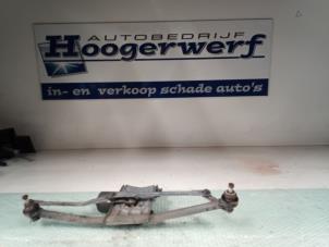 Gebruikte Ruitenwismotor + Mechaniek Ford Puma 1.4 16V Prijs € 30,00 Margeregeling aangeboden door Autobedrijf Hoogerwerf