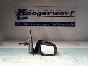 Gebruikte Buitenspiegel rechts Nissan Pixo (D31S) 1.0 12V Prijs € 30,00 Margeregeling aangeboden door Autobedrijf Hoogerwerf