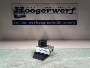 Gebruikte ABS Pomp Mercedes CLK (R209) 3.5 350 V6 18V Prijs € 100,00 Margeregeling aangeboden door Autobedrijf Hoogerwerf