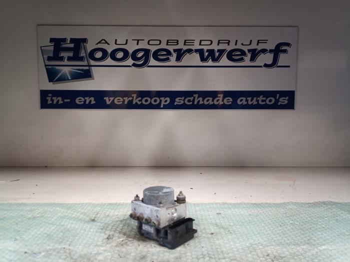 Gebruikte ABS Pomp Renault Twingo (C06) 1.2 16V Prijs € 40,00 Margeregeling aangeboden door Autobedrijf Hoogerwerf