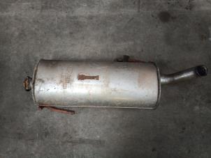 Gebruikte Uitlaat Einddemper Peugeot 206 CC (2D) 2.0 16V Prijs € 20,00 Margeregeling aangeboden door Autobedrijf Hoogerwerf
