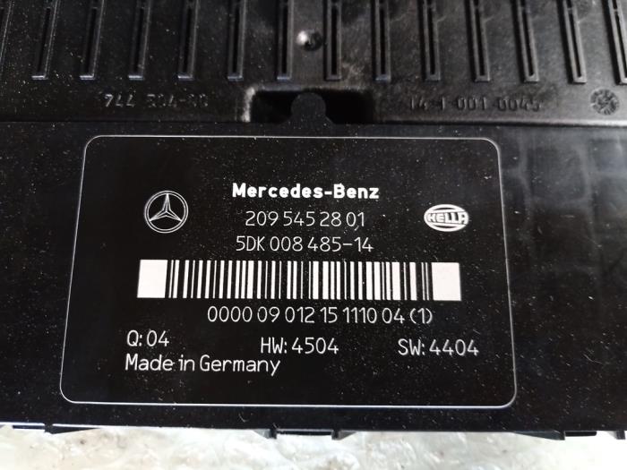 Module Comfort van een Mercedes-Benz CLK (R209) 3.5 350 V6 18V 2009