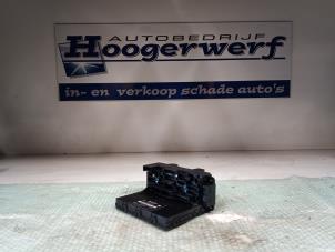 Gebruikte Module Comfort Mercedes CLK (R209) 3.5 350 V6 18V Prijs € 70,00 Margeregeling aangeboden door Autobedrijf Hoogerwerf