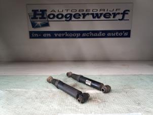 Gebruikte Schokbreker set Peugeot 206 (2A/C/H/J/S) 1.4 XR,XS,XT,Gentry Prijs € 40,00 Margeregeling aangeboden door Autobedrijf Hoogerwerf