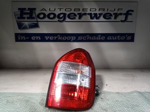Gebruikte Achterlicht rechts Opel Zafira (F75) 1.8 16V Prijs € 25,00 Margeregeling aangeboden door Autobedrijf Hoogerwerf