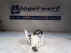 Gebruikte Benzinepomp Opel Astra H (L48) 1.6 16V Twinport Prijs € 25,00 Margeregeling aangeboden door Autobedrijf Hoogerwerf