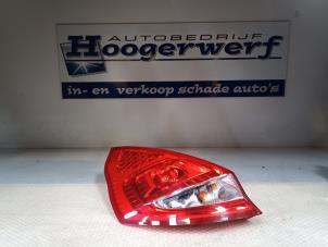 Gebruikte Achterlicht links Ford Fiesta 6 (JA8) 1.6 16V Sport Prijs € 20,00 Margeregeling aangeboden door Autobedrijf Hoogerwerf