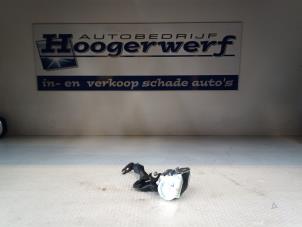 Gebruikte Veiligheidsgordel links-achter Ford Fiesta 6 (JA8) 1.6 16V Sport Prijs € 20,00 Margeregeling aangeboden door Autobedrijf Hoogerwerf