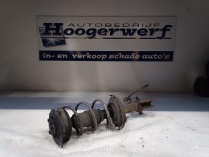 Gebruikte Schokbreker rechts-voor Nissan Micra (K12) 1.2 16V Prijs € 30,00 Margeregeling aangeboden door Autobedrijf Hoogerwerf