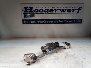 Gebruikte Ruitenwismotor + Mechaniek Nissan Micra (K12) 1.2 16V Prijs € 30,00 Margeregeling aangeboden door Autobedrijf Hoogerwerf