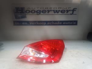 Gebruikte Achterlicht rechts Ford Fiesta 6 (JA8) 1.6 16V Sport Prijs € 20,00 Margeregeling aangeboden door Autobedrijf Hoogerwerf