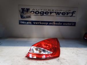 Gebruikte Achterlicht rechts Ford Fiesta 6 (JA8) 1.25 16V Prijs € 30,00 Margeregeling aangeboden door Autobedrijf Hoogerwerf