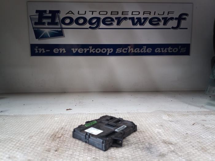 Gebruikte Bodycontrol Module Renault Clio IV (5R) 1.5 dCi 90 FAP Prijs € 130,00 Margeregeling aangeboden door Autobedrijf Hoogerwerf