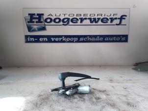 Gebruikte Motor Ruitenwisser achter Volkswagen Up! (121) 1.0 TSI 12V Prijs € 20,00 Margeregeling aangeboden door Autobedrijf Hoogerwerf