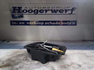 Gebruikte Krikset Peugeot 308 (L3/L8/LB/LH/LP) 1.6 BlueHDi 120 Prijs € 25,00 Margeregeling aangeboden door Autobedrijf Hoogerwerf