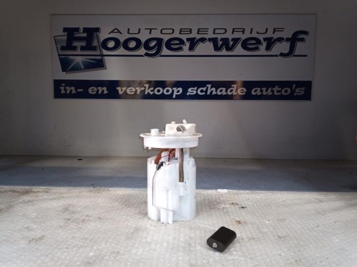 Gebruikte Tank element Pomp Ford Fiesta 6 (JA8) 1.0 Ti-VCT 12V 65 Prijs € 35,00 Margeregeling aangeboden door Autobedrijf Hoogerwerf