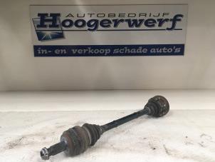 Gebruikte Steekas links-achter BMW 1 serie (E81) 120d 16V Prijs € 30,00 Margeregeling aangeboden door Autobedrijf Hoogerwerf