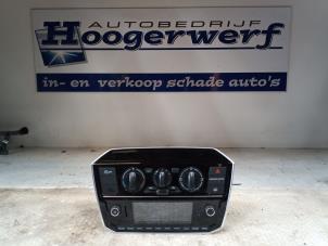 Gebruikte Radio Volkswagen Up! (121) 1.0 12V 60 Prijs € 175,00 Margeregeling aangeboden door Autobedrijf Hoogerwerf