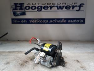 Gebruikte Rembol Toyota Yaris III (P13) 1.5 16V Hybrid Prijs € 200,00 Margeregeling aangeboden door Autobedrijf Hoogerwerf