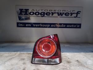 Gebruikte Achterlicht rechts Volkswagen Polo IV (9N1/2/3) 1.4 16V 75 Prijs € 25,00 Margeregeling aangeboden door Autobedrijf Hoogerwerf