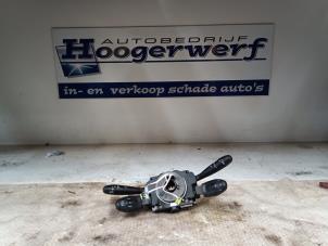 Gebruikte Stuurkolomschakelaar Peugeot 206 (2A/C/H/J/S) 1.4 XR,XS,XT,Gentry Prijs € 49,99 Margeregeling aangeboden door Autobedrijf Hoogerwerf