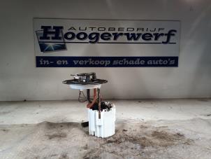 Gebruikte Tank element Pomp Opel Astra J (PC6/PD6/PE6/PF6) 1.6 Turbo 16V Prijs € 30,00 Margeregeling aangeboden door Autobedrijf Hoogerwerf