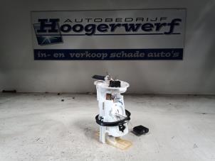 Gebruikte Tank element Pomp BMW 3 serie (E46/4) 316i 16V Prijs € 50,00 Margeregeling aangeboden door Autobedrijf Hoogerwerf
