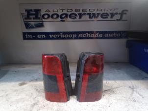 Gebruikte Achterlichtset links + rechts Peugeot Partner 2.0 HDI Prijs € 45,00 Margeregeling aangeboden door Autobedrijf Hoogerwerf