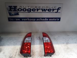 Gebruikte Achterlichtset links + rechts Fiat Doblo (223A/119) 1.4 Prijs € 75,00 Margeregeling aangeboden door Autobedrijf Hoogerwerf