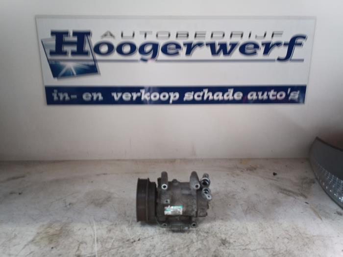 Gebruikte Aircopomp Renault Twingo II (CN) 1.2 16V Prijs € 40,00 Margeregeling aangeboden door Autobedrijf Hoogerwerf