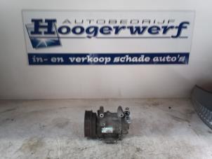 Gebruikte Pomp Airco Renault Twingo II (CN) 1.2 16V Prijs € 40,00 Margeregeling aangeboden door Autobedrijf Hoogerwerf