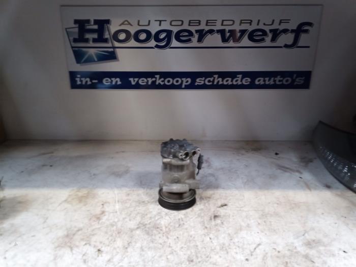 Gebruikte Aircopomp Renault Clio III (BR/CR) 1.2 16V TCe 100 Prijs € 30,00 Margeregeling aangeboden door Autobedrijf Hoogerwerf