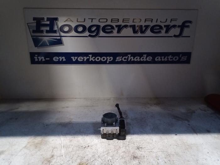 Gebruikte ABS Pomp Renault Captur I (2R) 1.3 TCE 150 16V Prijs € 70,00 Margeregeling aangeboden door Autobedrijf Hoogerwerf