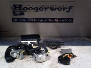 Gebruikte Airbag Set + Module Toyota Aygo (B10) 1.0 12V VVT-i Prijs € 250,00 Margeregeling aangeboden door Autobedrijf Hoogerwerf