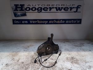 Gebruikte Fusee houder rechts-voor Ford Ka I 1.3i Prijs € 30,00 Margeregeling aangeboden door Autobedrijf Hoogerwerf