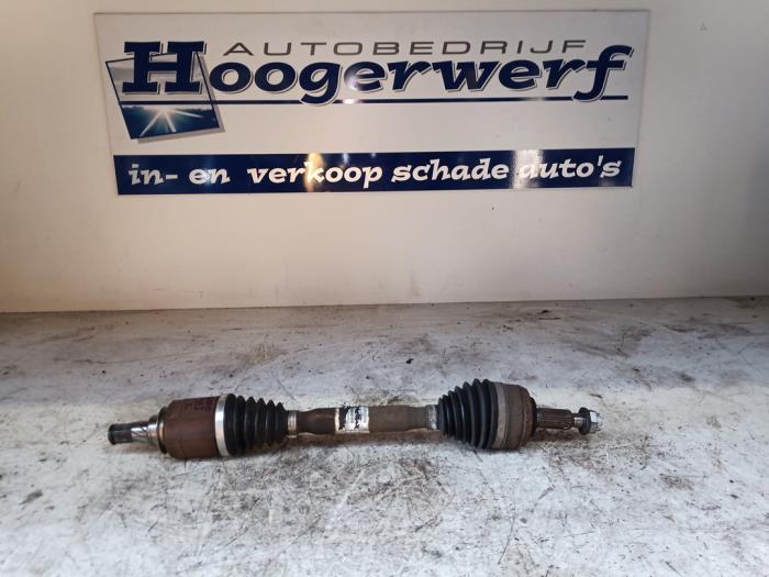 Gebruikte Aandrijfas links-voor Renault Captur I (2R) 1.3 TCE 150 16V Prijs € 45,00 Margeregeling aangeboden door Autobedrijf Hoogerwerf