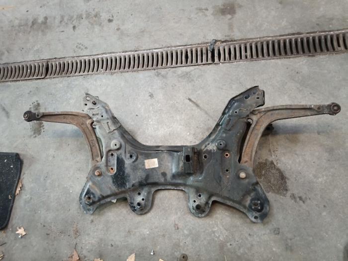 Gebruikte Subframe Ford Ka II 1.2 Prijs € 100,00 Margeregeling aangeboden door Autobedrijf Hoogerwerf