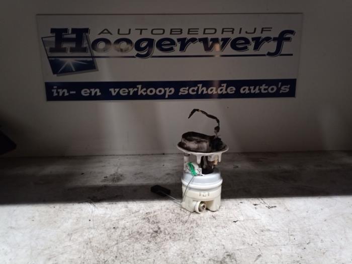 Gebruikte Tank element Pomp Peugeot 307 (3A/C/D) 2.0 16V Prijs € 30,00 Margeregeling aangeboden door Autobedrijf Hoogerwerf