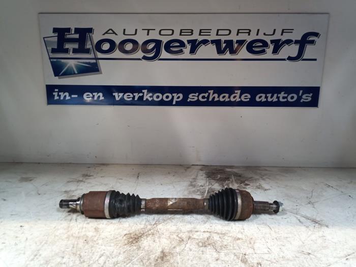 Gebruikte Steekas links-voor Renault Captur I (2R) 1.2 TCE 16V EDC Prijs € 30,00 Margeregeling aangeboden door Autobedrijf Hoogerwerf