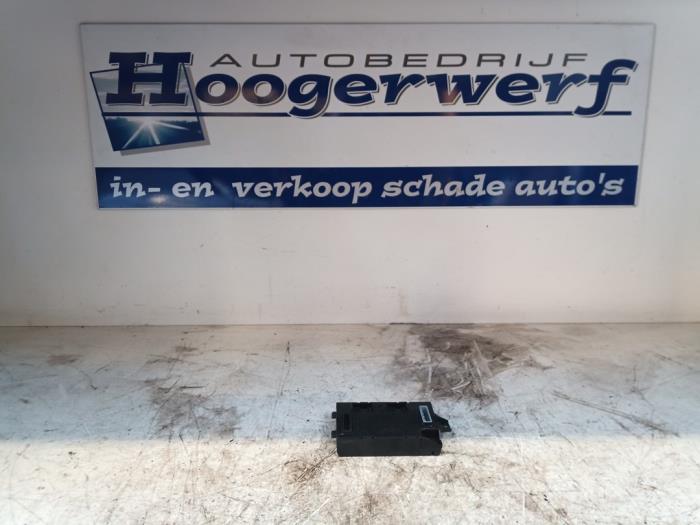 Gebruikte Bodycontrol Module Renault Captur I (2R) 1.2 TCE 16V EDC Prijs € 90,00 Margeregeling aangeboden door Autobedrijf Hoogerwerf