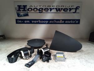 Gebruikte Module + Airbag Set Renault Twingo II (CN) 1.2 16V Prijs € 275,00 Margeregeling aangeboden door Autobedrijf Hoogerwerf