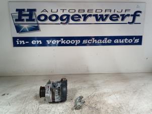 Gebruikte Dynamo Toyota Yaris II (P9) 1.0 12V VVT-i Prijs € 50,00 Margeregeling aangeboden door Autobedrijf Hoogerwerf