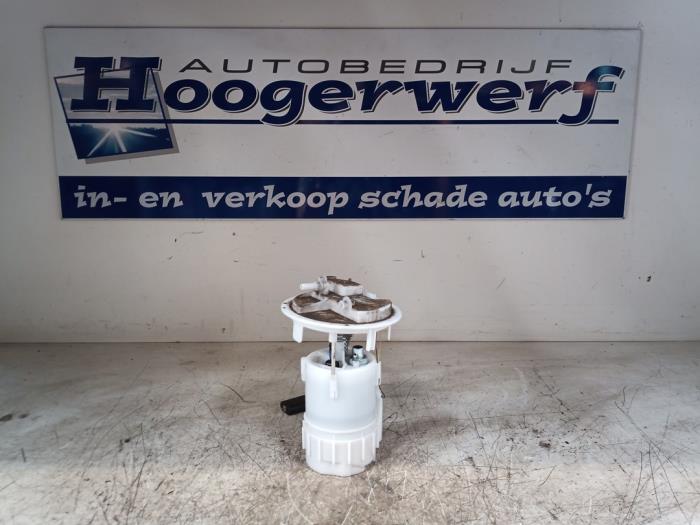 Gebruikte Tank element Pomp Peugeot 208 I (CA/CC/CK/CL) 1.2 Vti 12V PureTech Prijs € 20,00 Margeregeling aangeboden door Autobedrijf Hoogerwerf