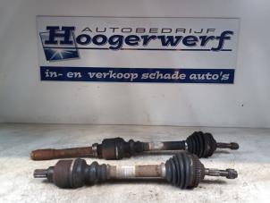 Gebruikte Aandrijfas rechts-voor Peugeot 206 (2A/C/H/J/S) 1.4 XR,XS,XT,Gentry Prijs € 45,00 Margeregeling aangeboden door Autobedrijf Hoogerwerf