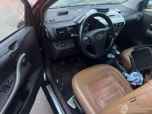 Gebruikte Airbag set + dashboard Toyota iQ 1.0 12V VVT-i Prijs op aanvraag aangeboden door Autobedrijf Hoogerwerf